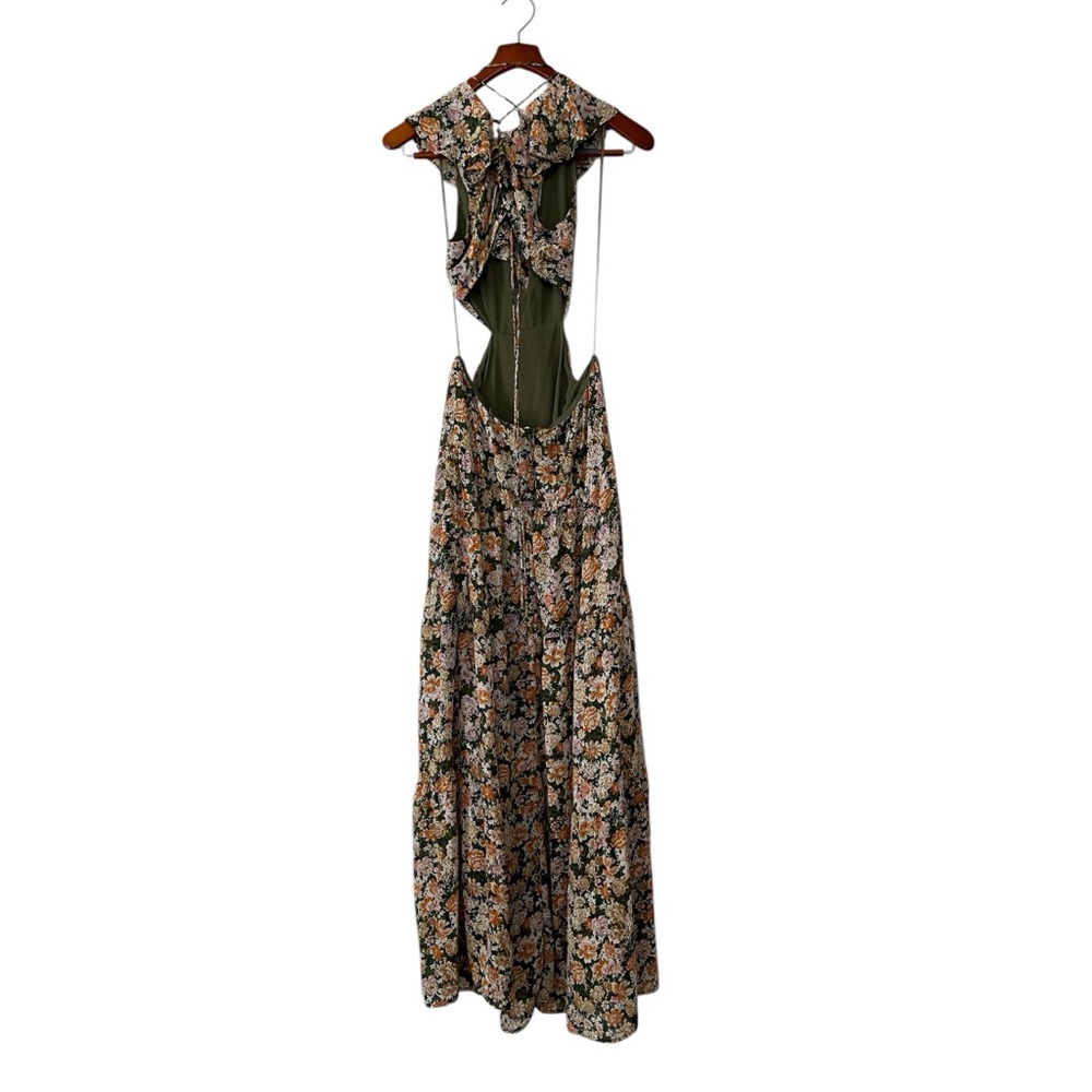 ASTR Floral Print Cutout Maxi Dress - Picture 10 of 17